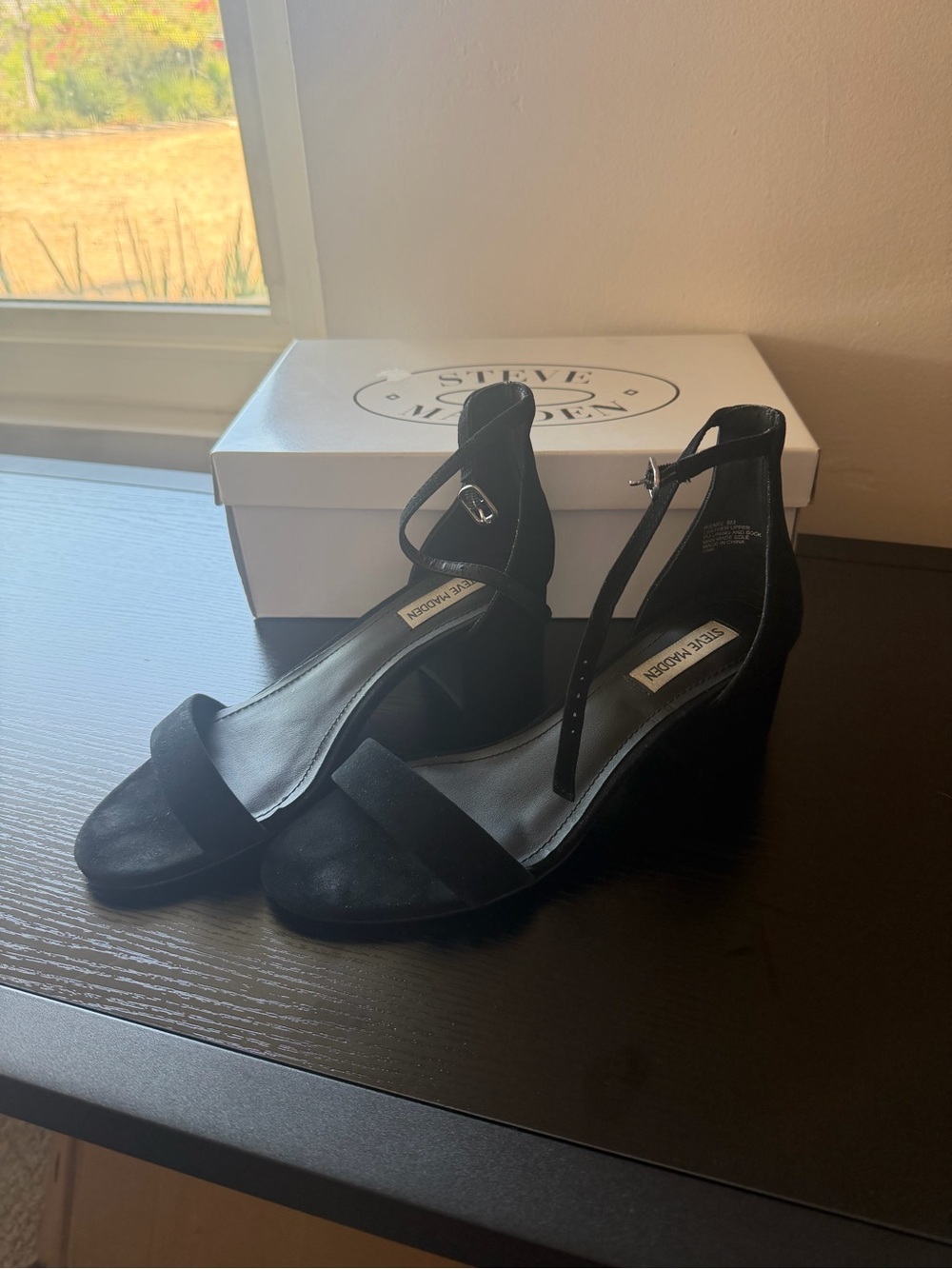 Steve Madden Size 8 Irenee Black Suede Ankle Strap Block Heels